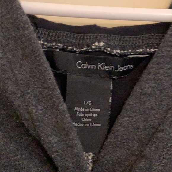 Calvin Klein Sweatshirt - Picture 3 of 3